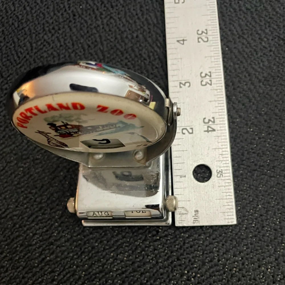 VTG metal perpetual flip calendar featuring Portland Zoo graphic